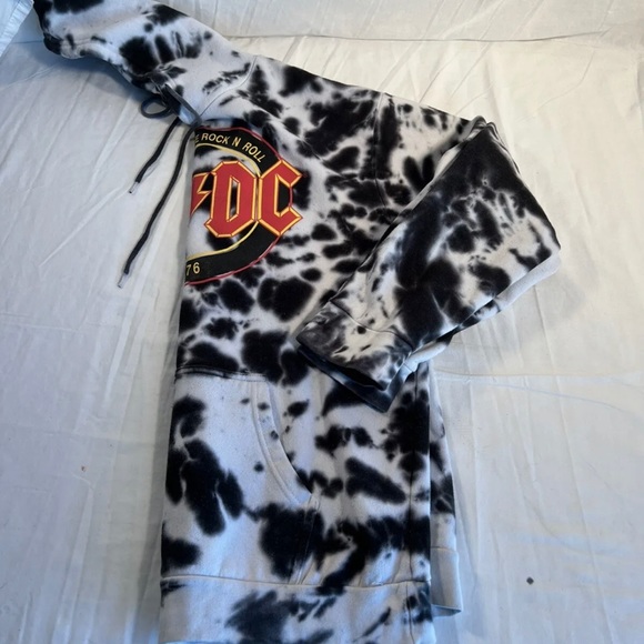 AC/DC Graphic Sweatshirt Men’s Large Tie Dye Hoodie - Picture 5 of 7